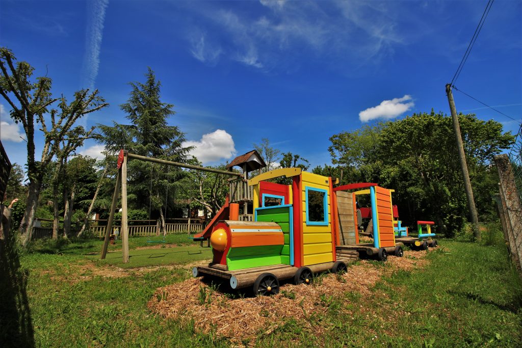 aire de jeux enfants - camping Au p'tit Bonheur