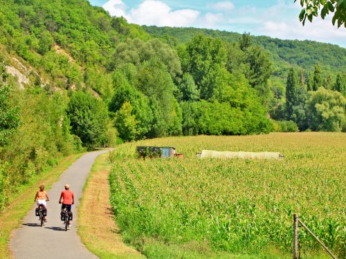 piste cyclable entre Sarlat et Cazoulés à 3 km du camping Au p'tit Bonheur