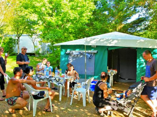 location tente pour 4 personnes camping Au P'tit Bonheur Dordogne