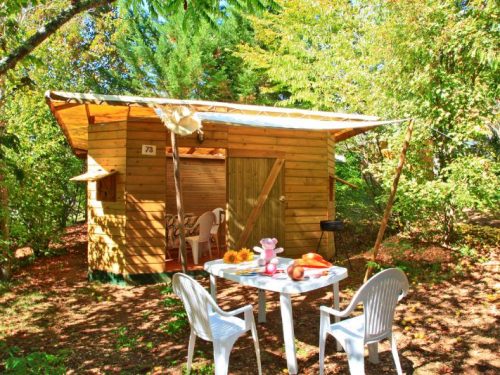 location insolite pour 4 personnes en Dordogne au camping Au P'tit Bonheur