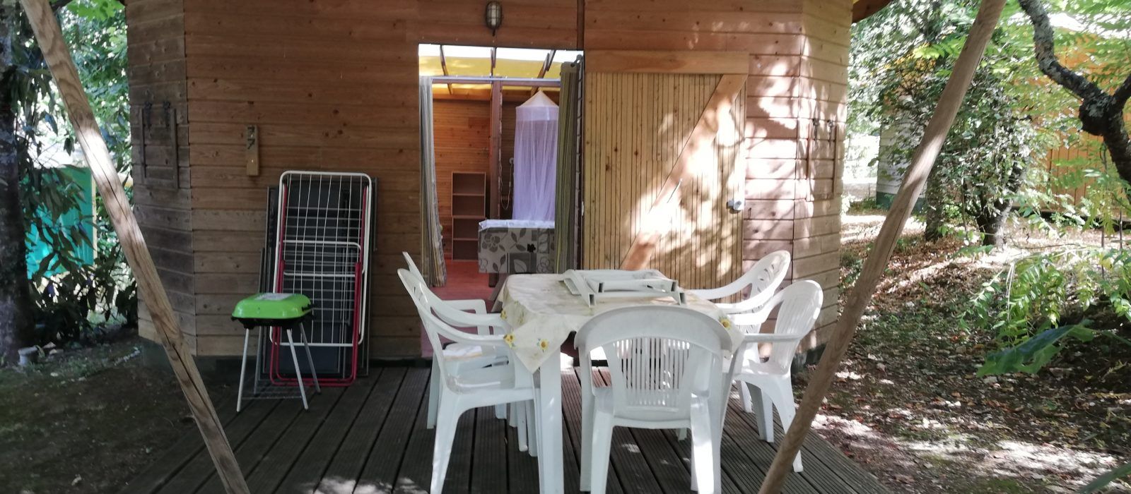 La cabane pour 6 personnes au camping Au P'tit Bonheur