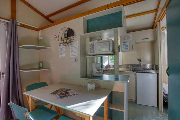 chalet-clim-TV-salle-a-manger