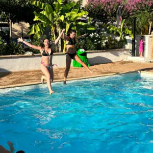 enfants-plongent-piscine