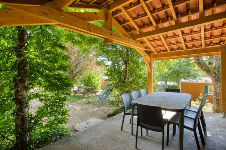 gite-terrasse-couverte