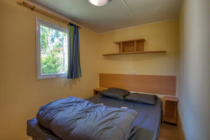 mobilhome-5-7-pers-chambre-adulte