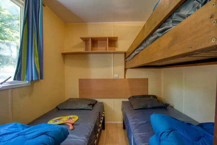 mobilhome-5-7-pers-chambre-enfants