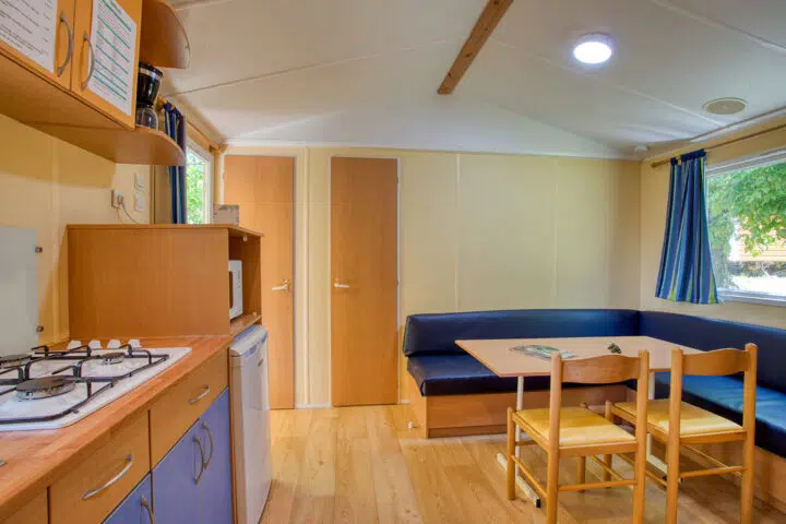 mobilhome-5-7-pers-interieur