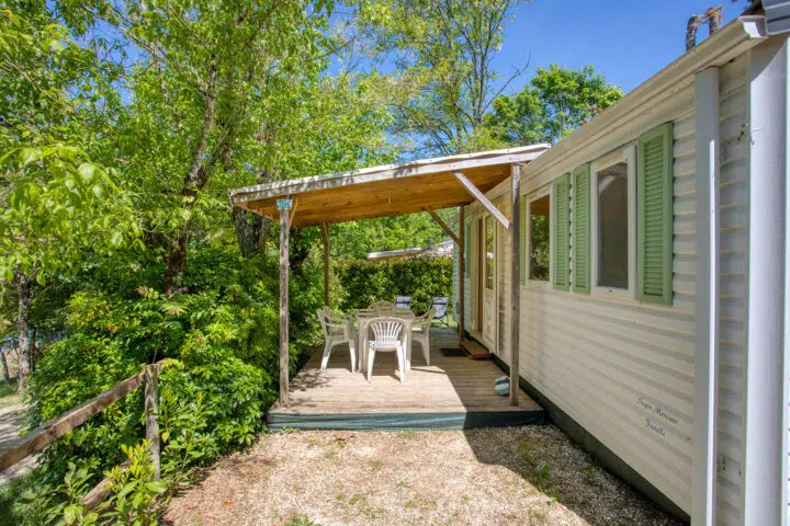 mobilhome-5-7-pers-terrasse