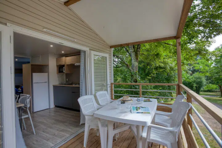 mobilhome-confort-4pers-terrasse