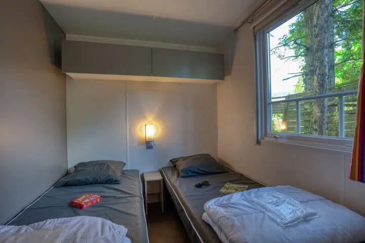 mobilhome-cottage-4-6-p-chambre-lits-simples